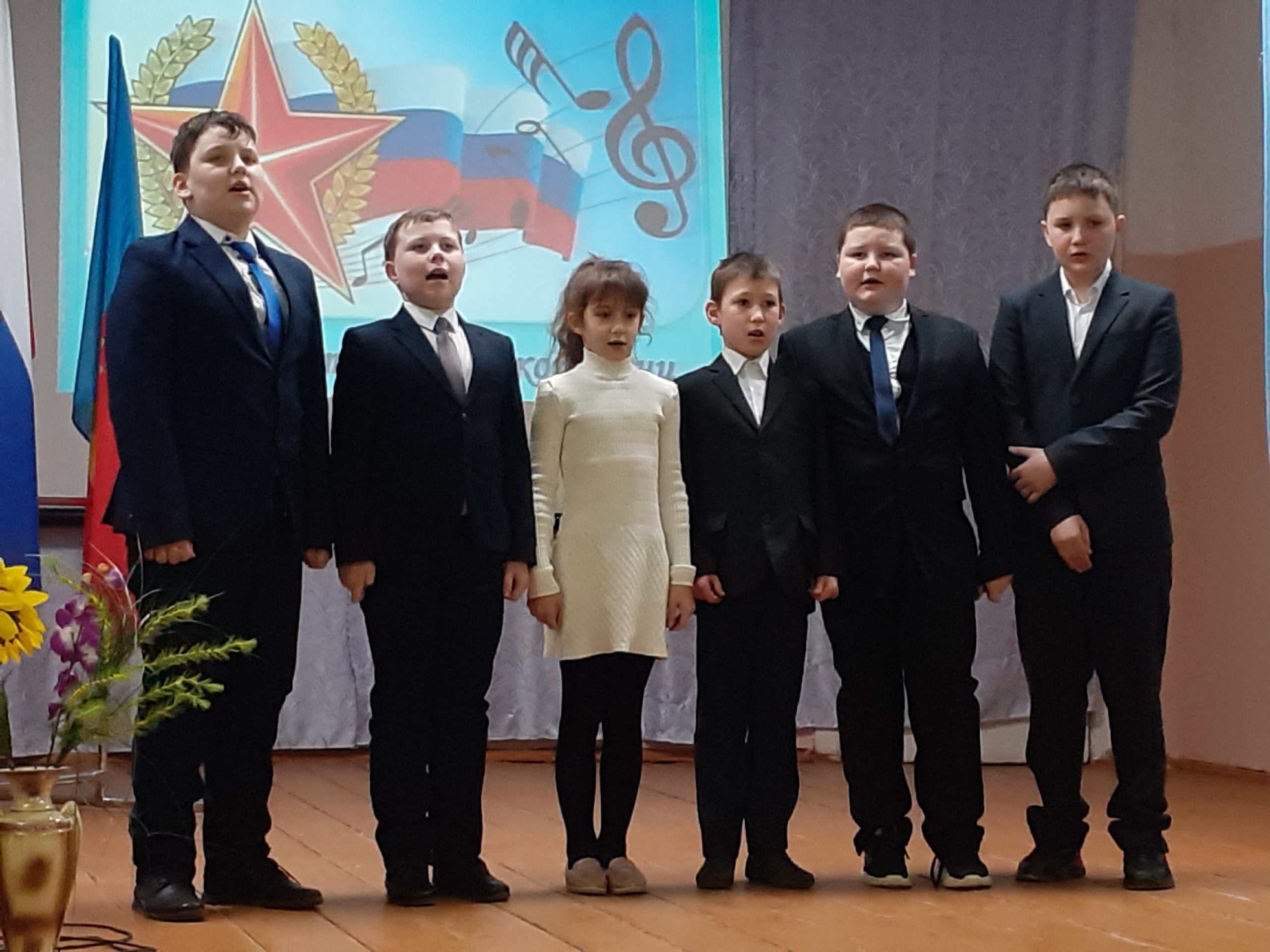 Конкурс патриотической песни «Я шагаю по России».
