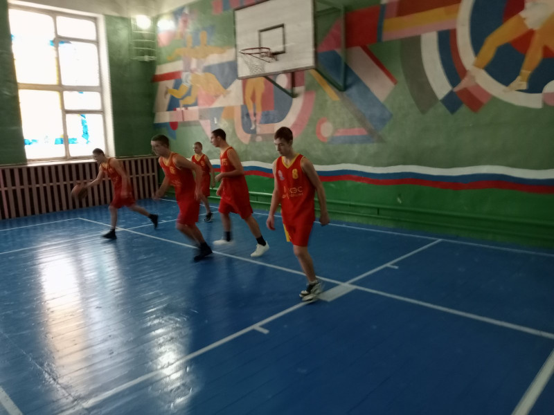 Районные соревнования по баскетболу в зачёт Спартакиады школьников среди юношей.